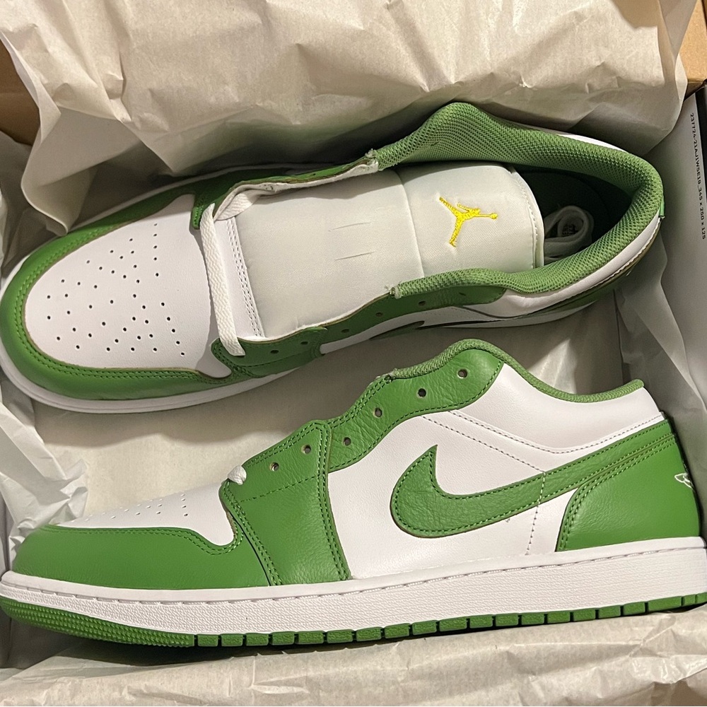 Jordan Athletic Shoes in Green and White